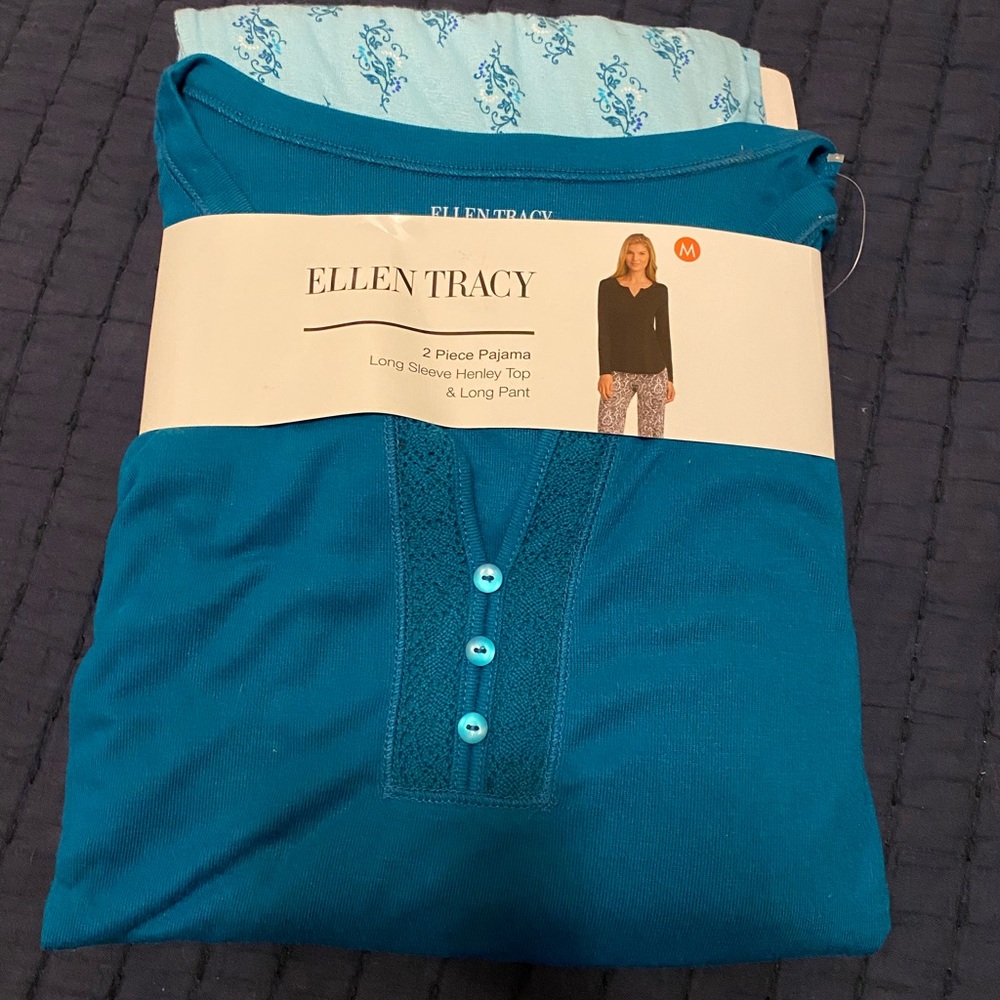 New medium pajama set